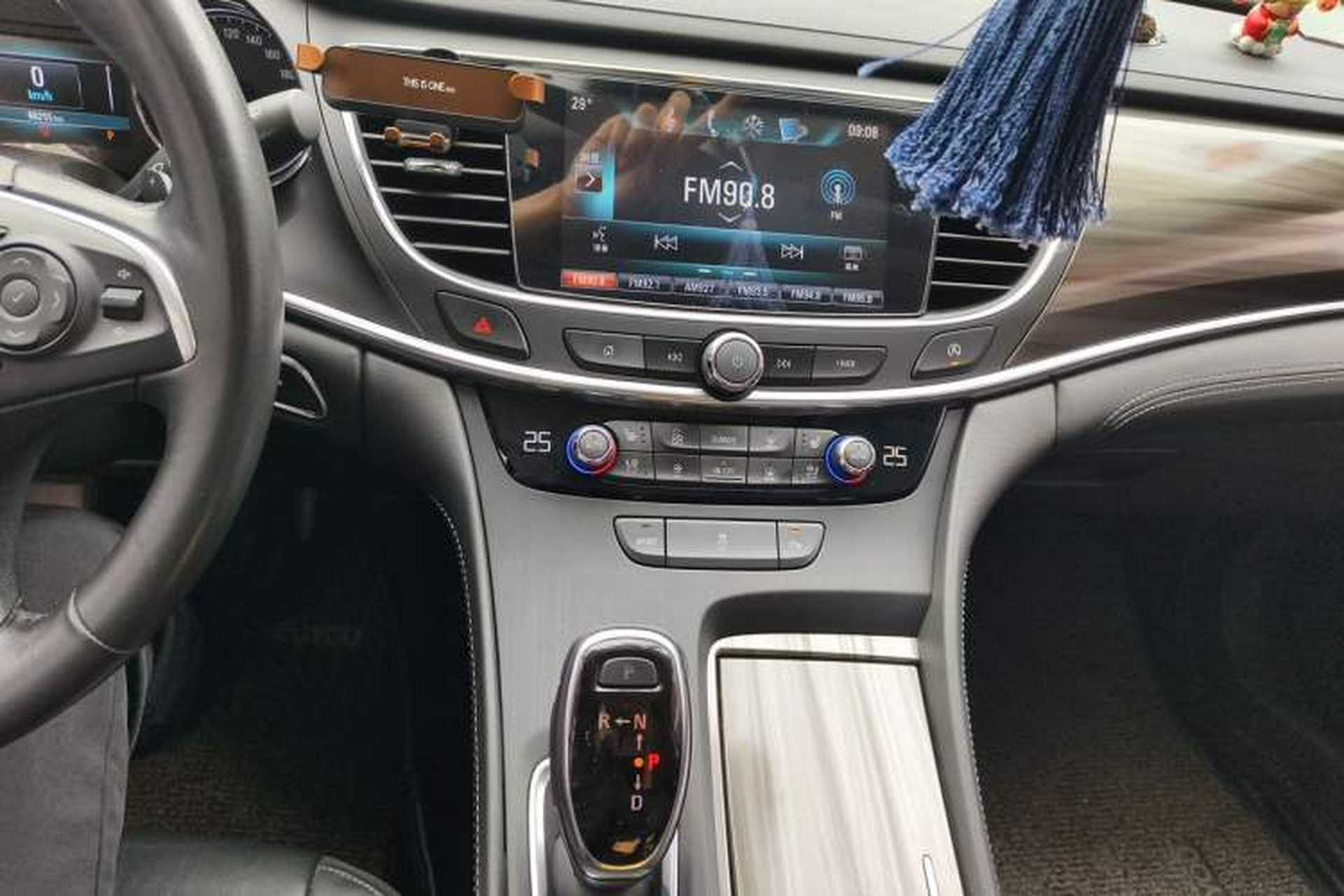 Used Buick LaCrosse 2018 20T Elite Edition Audio And AC Panel