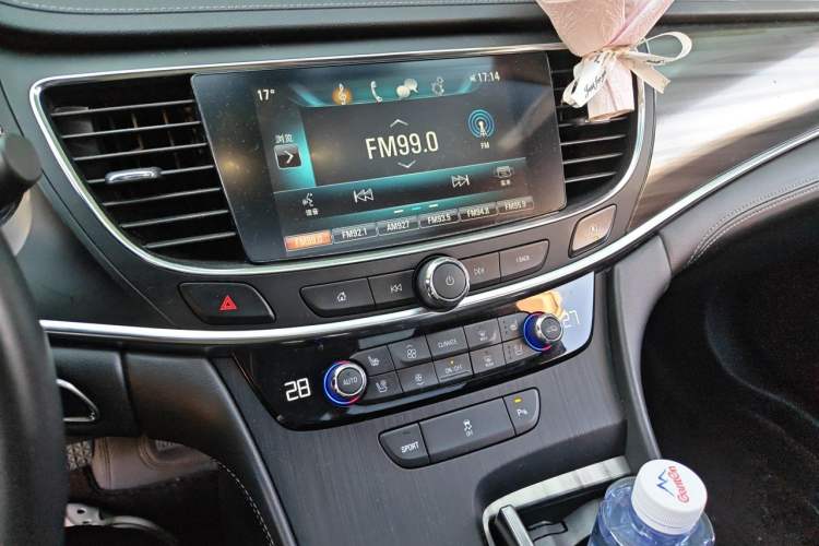 Used Buick LaCrosse 2018 20T Elite Edition Audio And AC Panel