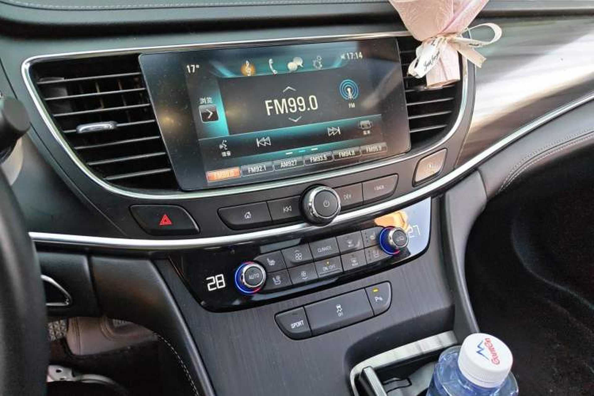 Used Buick LaCrosse 2018 20T Elite Edition Audio And AC Panel