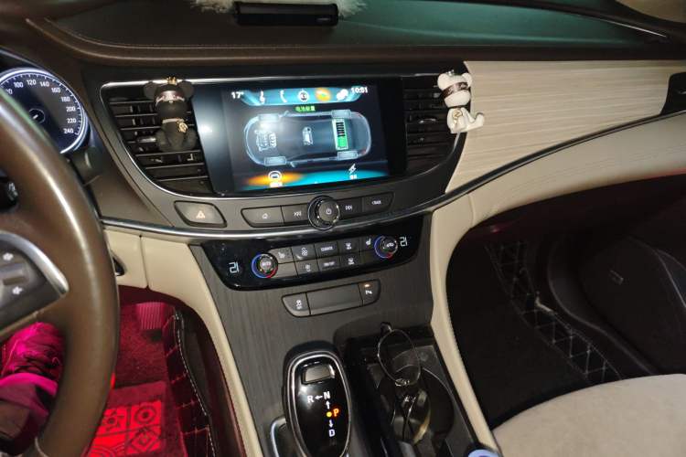 Used Buick LaCrosse 2018 30H Elite Edition Audio And AC Panel