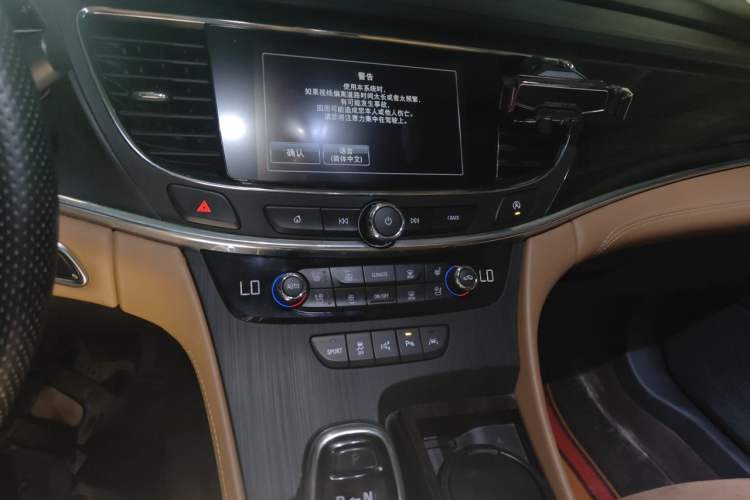 Used Buick LaCrosse 2018 20T Luxury Model Audio And AC Panel