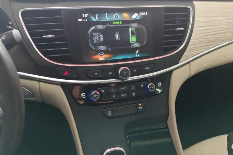 Used Buick LaCrosse 2018 30H Elite Edition Audio And AC Panel