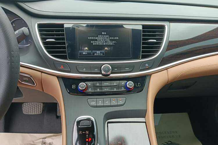 Used Buick LaCrosse 2018 20T Luxury Model Audio And AC Panel