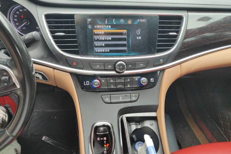 Used Buick LaCrosse 2018 20T Leading Model Audio And AC Panel