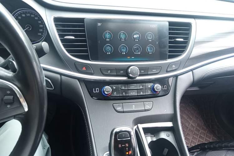 Used Buick LaCrosse 2018 20T Elite Edition Audio And AC Panel
