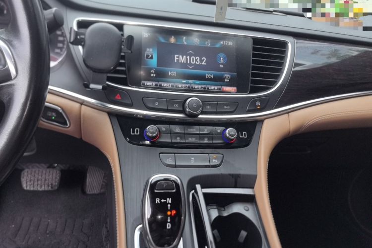 Used Buick LaCrosse 2018 28T Elite Edition Audio And AC Panel