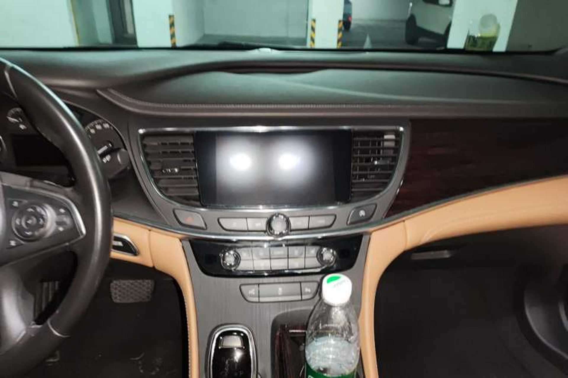 Used Buick LaCrosse 2018 28T Elite Edition Audio And AC Panel