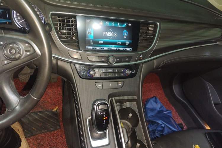 Used Buick LaCrosse 2018 20T Elite Edition Audio And AC Panel