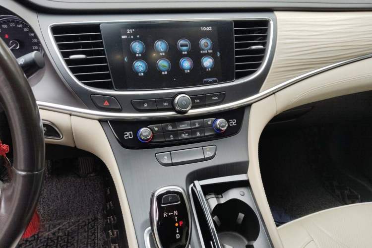 Used Buick LaCrosse 2018 30H Elite Edition Audio And AC Panel