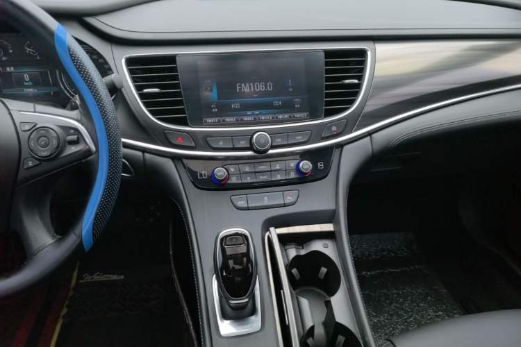 Used Buick LaCrosse 2018 20T Elite Edition Audio And AC Panel