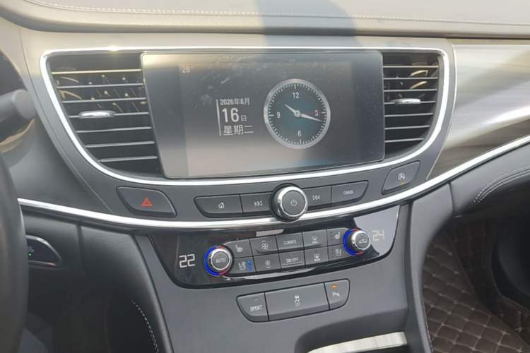 Used Buick LaCrosse 2018 20T Elite Edition Audio And AC Panel