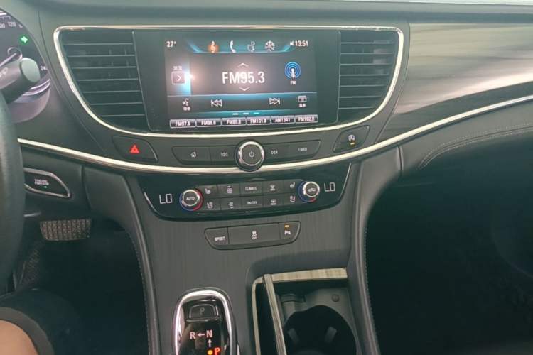 Used Buick LaCrosse 2018 20T Elite Edition Audio And AC Panel