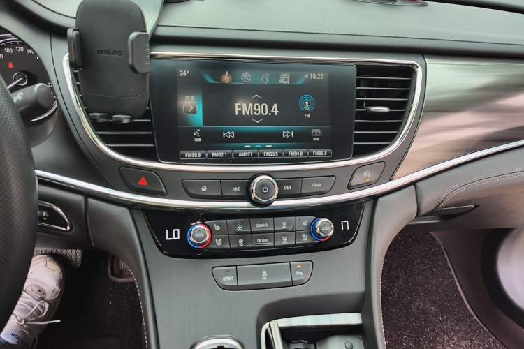 Used Buick LaCrosse 2018 20T Luxury Model Audio And AC Panel
