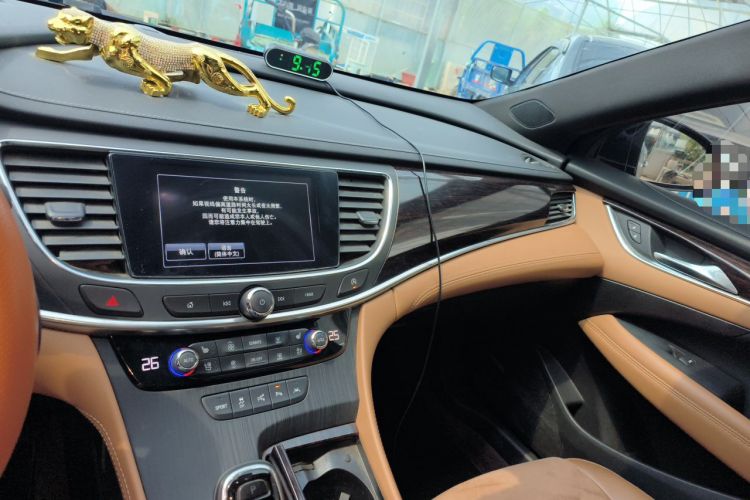 Used Buick LaCrosse 2018 28T Luxury Model Audio And AC Panel