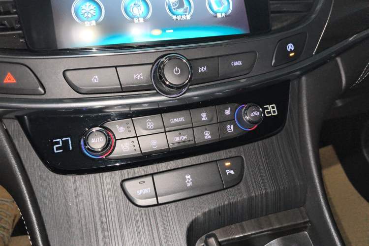 Used Buick LaCrosse 2018 20T Elite Edition Audio And AC Panel