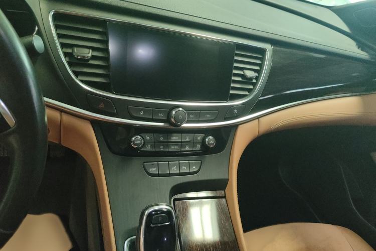 Used Buick LaCrosse 2018 20T Luxury Model Audio And AC Panel