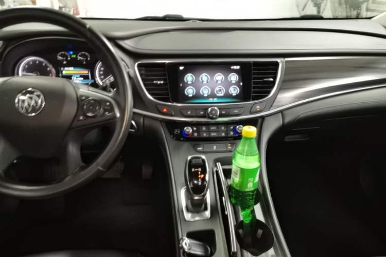 Used Buick LaCrosse 2018 20T Elite Edition Audio And AC Panel