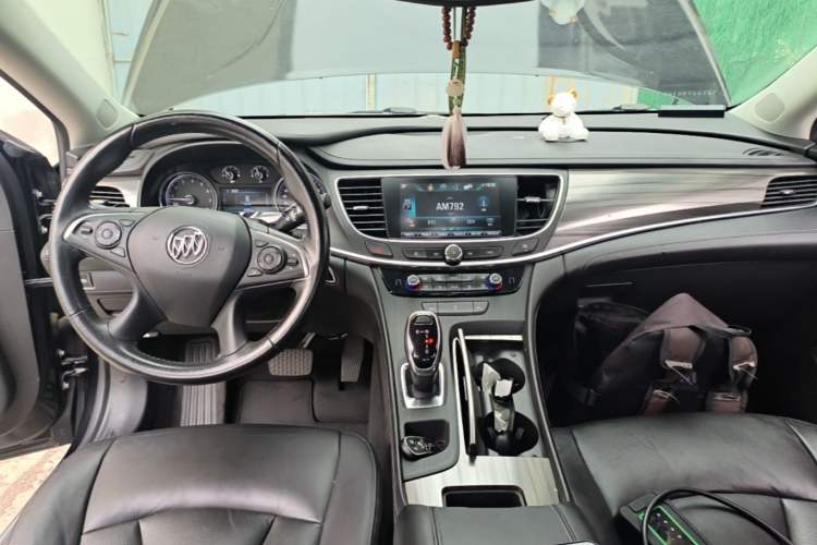 Used Buick LaCrosse 2018 20T Elite Edition Audio And AC Panel