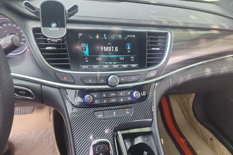 Used Buick LaCrosse 2018 20T Elite Edition Audio And AC Panel