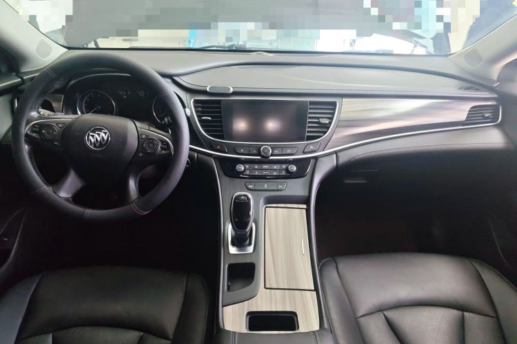 Used Buick LaCrosse 2018 20T Elite Edition Center Console