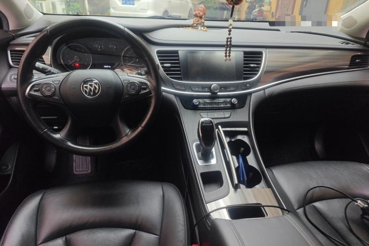 Used Buick LaCrosse 2018 20T Elite Edition Center Console