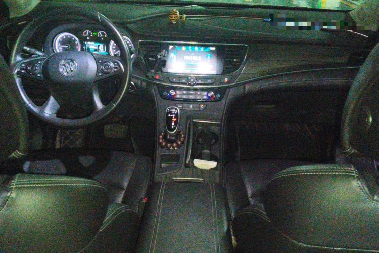 Used Buick LaCrosse 2018 20T Elite Edition Center Console