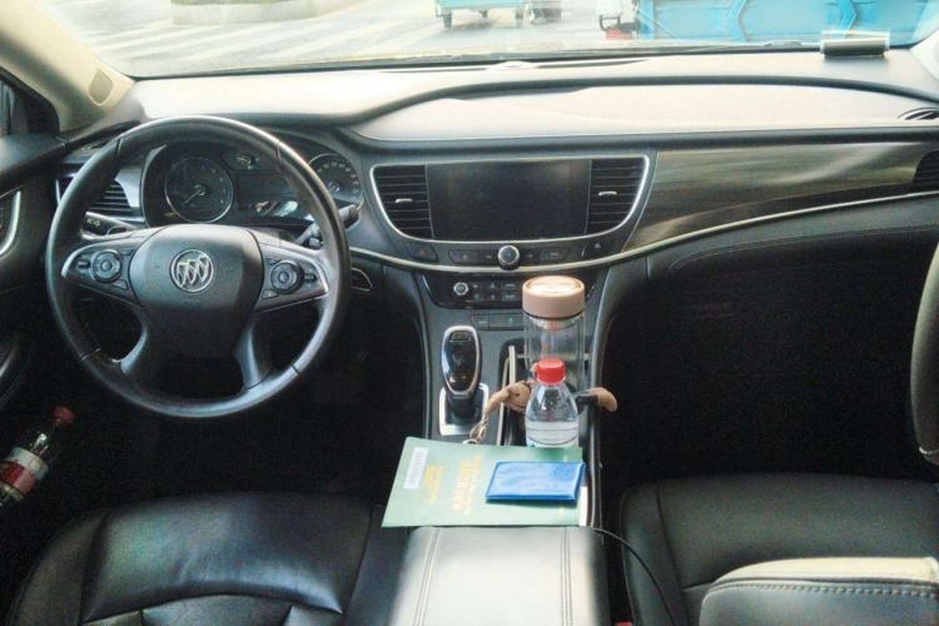 Used Buick LaCrosse 2018 20T Elite Edition Center Console
