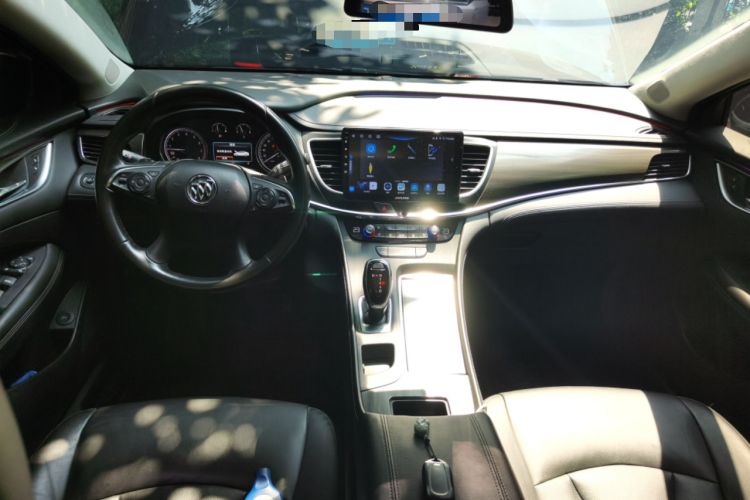 Used Buick LaCrosse 2018 20T Elite Edition Center Console