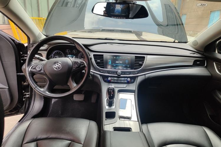 Used Buick LaCrosse 2018 20T Elite Edition Center Console