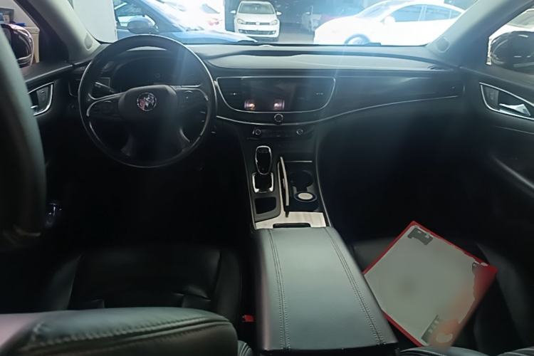 Used Buick LaCrosse 2018 20T Elite Edition Center Console