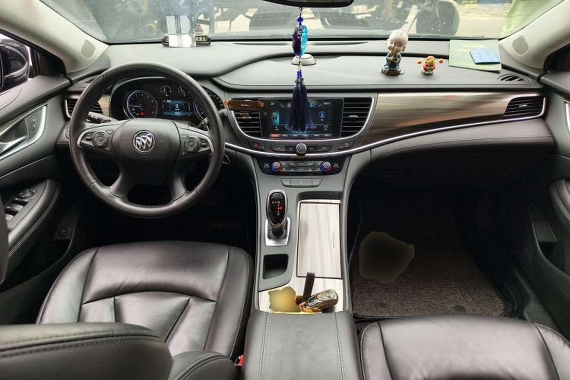 Used Buick LaCrosse 2018 20T Elite Edition Center Console