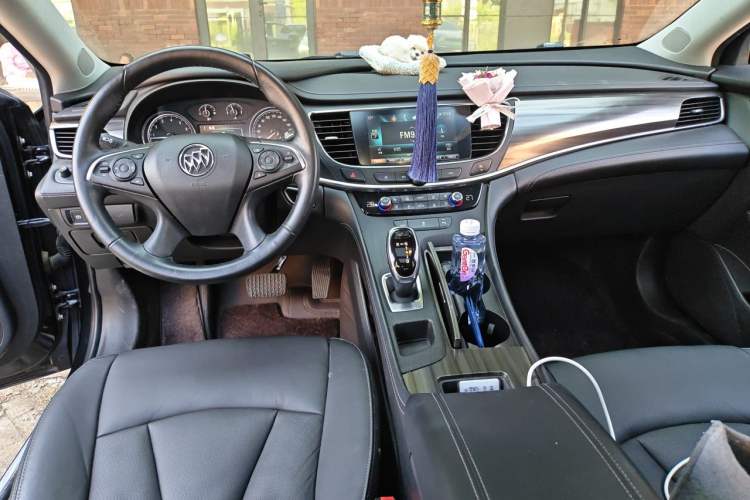 Used Buick LaCrosse 2018 20T Elite Edition Center Console
