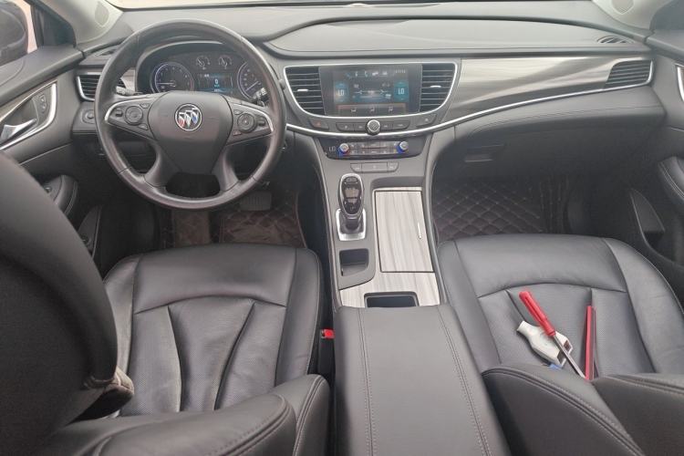 Used Buick LaCrosse 2018 20T Elite Edition Center Console