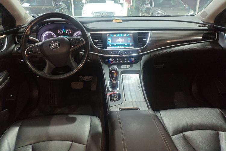 Used Buick LaCrosse 2018 20T Elite Edition Center Console