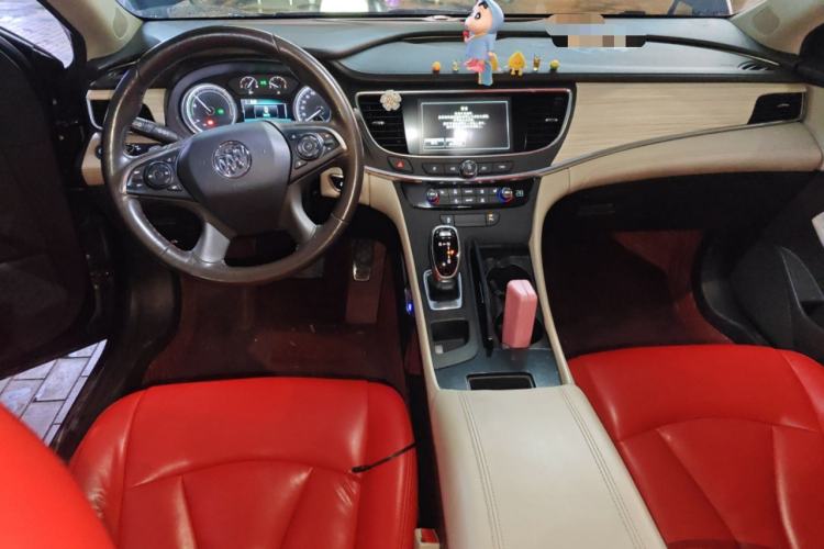 Used Buick LaCrosse 2018 30H Elite Edition Center Console