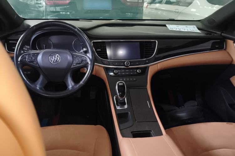 Used Buick LaCrosse 2018 20T Luxury Model Center Console