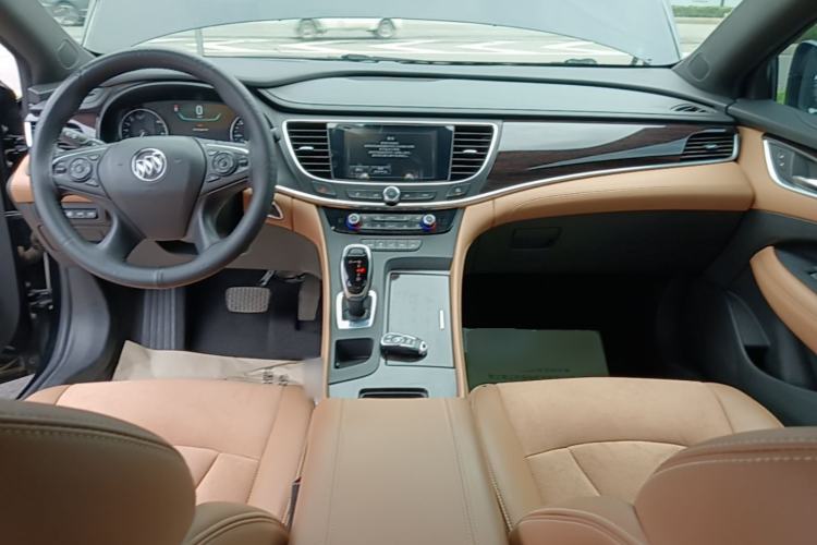 Used Buick LaCrosse 2018 20T Luxury Model Center Console