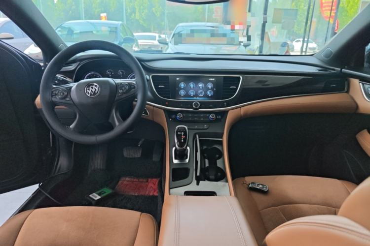 Used Buick LaCrosse 2018 28T Elite Edition Center Console