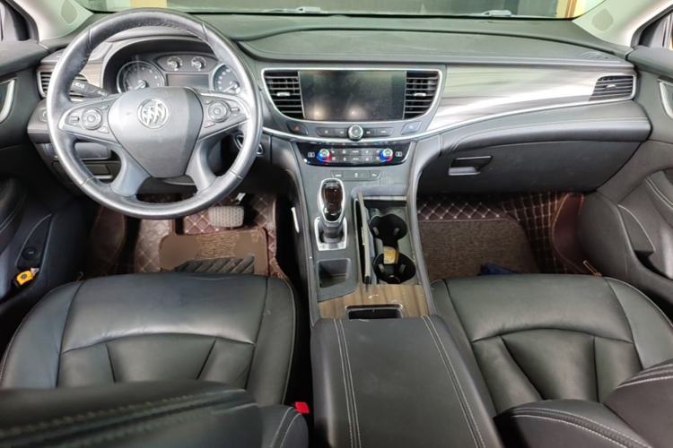 Used Buick LaCrosse 2018 20T Elite Edition Center Console