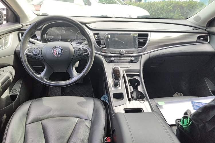 Used Buick LaCrosse 2018 20T Elite Edition Center Console