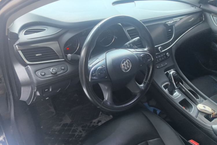 Used Buick LaCrosse 2018 20T Elite Edition Center Console