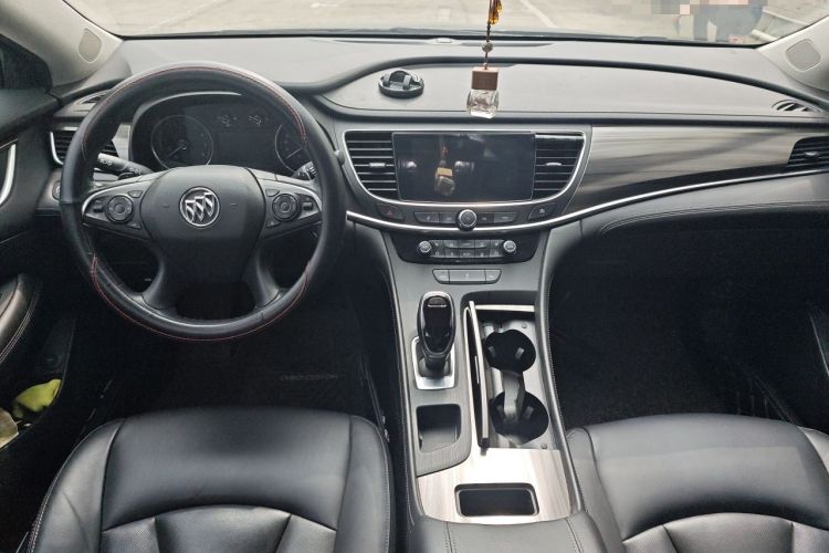 Used Buick LaCrosse 2018 20T Elite Edition Center Console