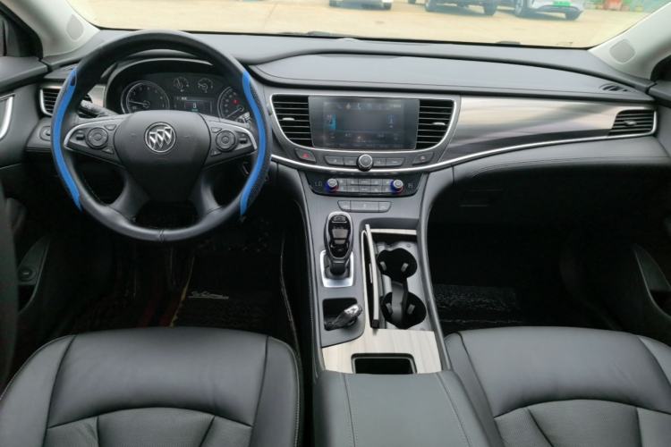 Used Buick LaCrosse 2018 20T Elite Edition Center Console