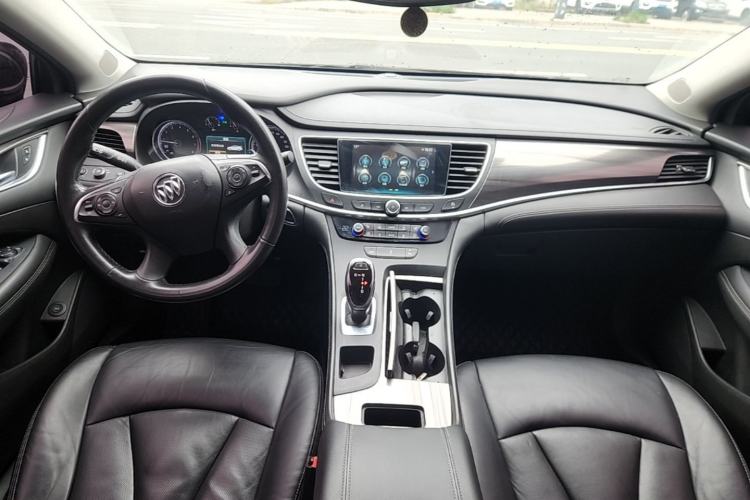 Used Buick LaCrosse 2018 20T Elite Edition Center Console
