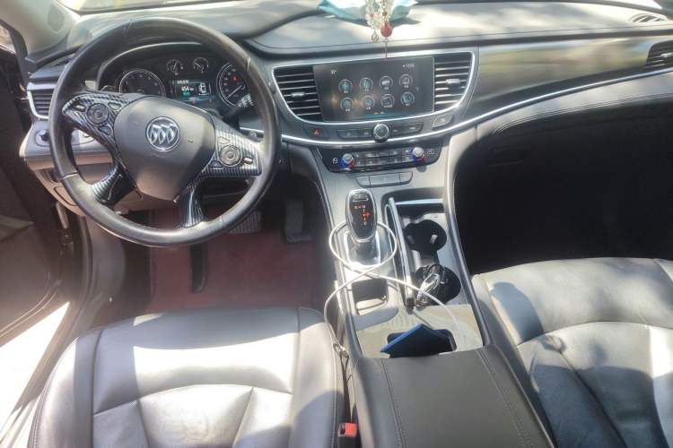 Used Buick LaCrosse 2018 20T Elite Edition Center Console