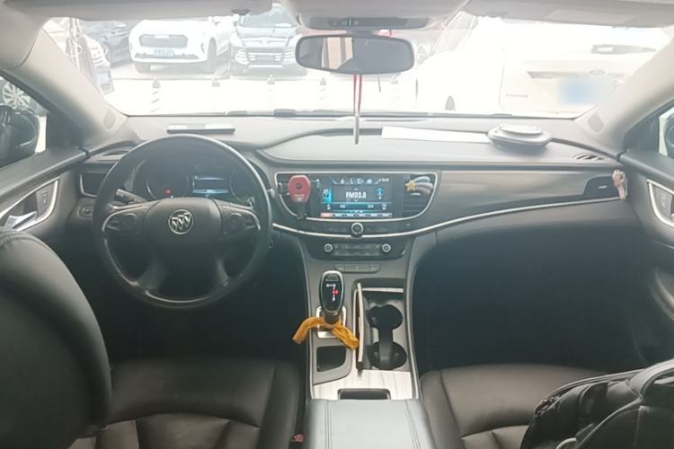 Used Buick LaCrosse 2018 20T Elite Edition Center Console