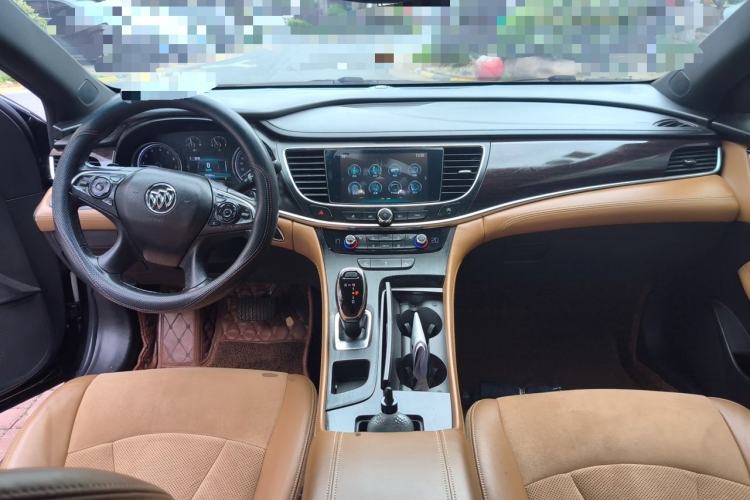 Used Buick LaCrosse 2018 28T Elite Edition Center Console