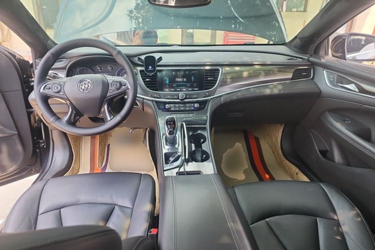 Used Buick LaCrosse 2018 20T Elite Edition Center Console