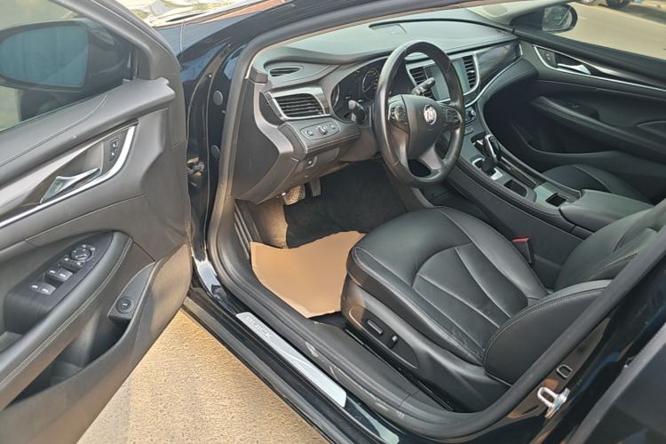 Used Buick LaCrosse 2018 20T Elite Edition Driver Seat