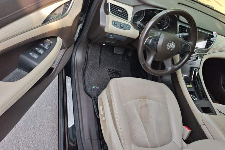 Used Buick LaCrosse 2018 30H Elite Edition Driver Seat